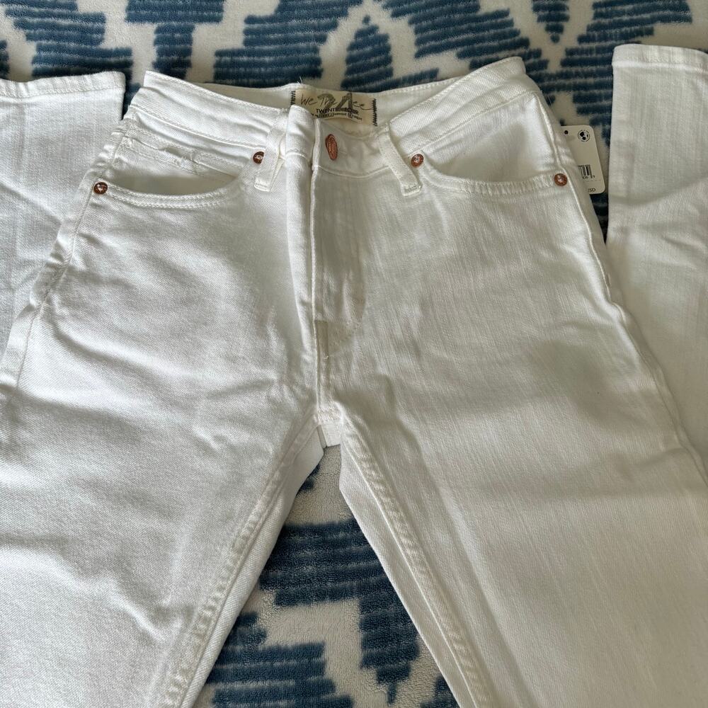 Free People We The Free White High Rise Flare Jeans Size 24 US 0/XS - Picture 3 of 7